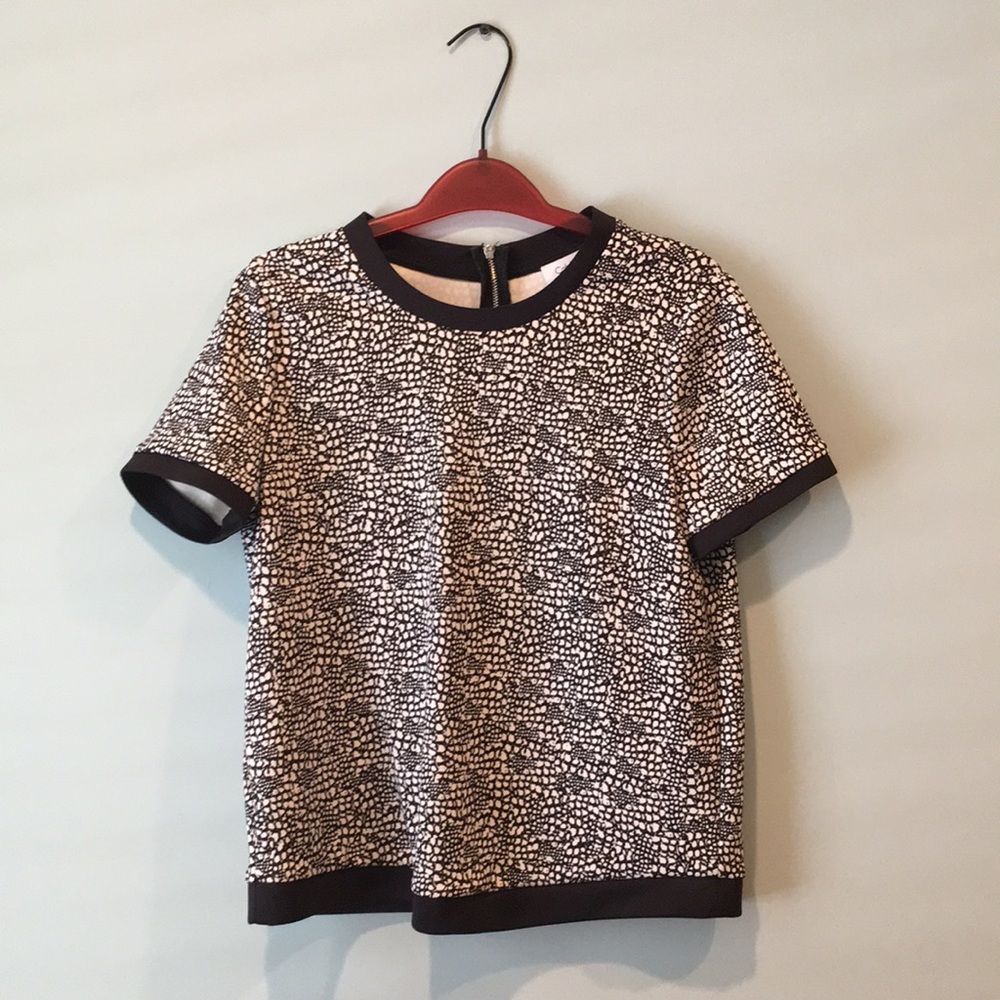 XS Calvin Klein black and white tee with zipper